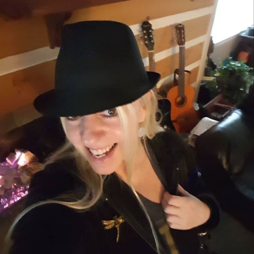 Meet your Posher, Lisa
